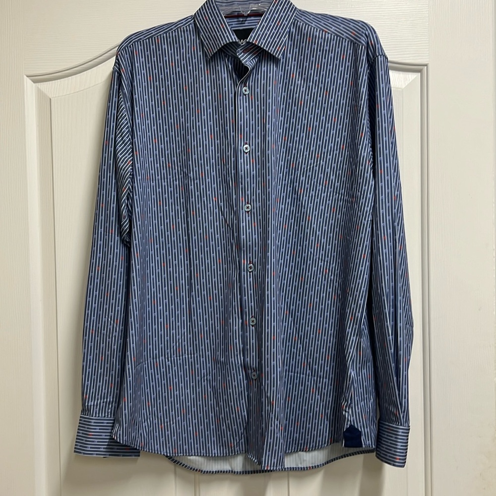 Like new large MacZoo button up shirt